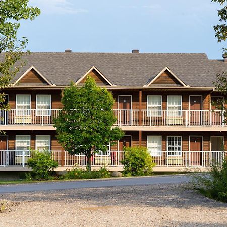 Auberge Royal Papineau Notre-Dame-de-la-Salette 외부 사진